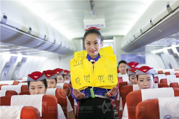 B737-800飞机客舱服务训练模拟器